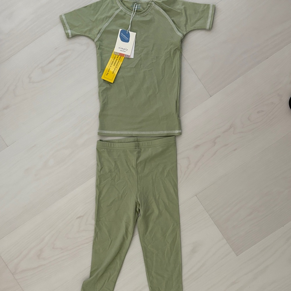 Simply Magnetic Me Olive Kids Pajama Set NWT 4T